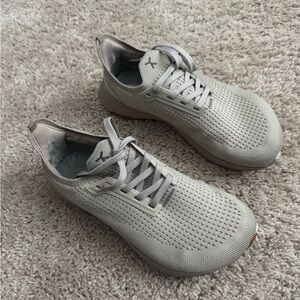 Flux Running Shoes✨